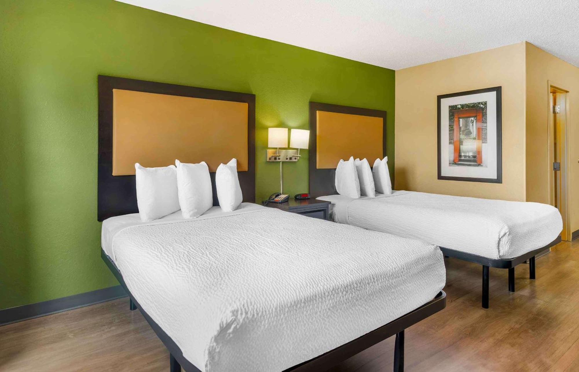 Extended Stay America Select Suites - Tampa - North - Usf - Attractions Temple Terrace Exterior photo
